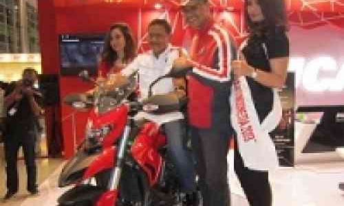 Ducati Luncurkan Hyperstrada di IIMS 2013