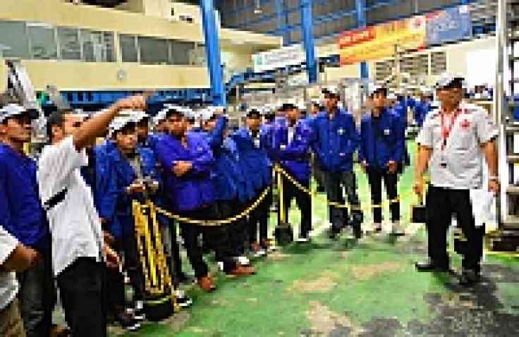 Mahasiswa UNY Kunjungi Fasilitas Produksi Federal Oil