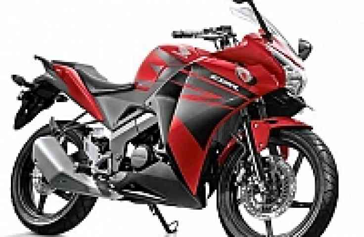 Tampang Baru Honda CB150R, Cuma Ganti Striping Saja!