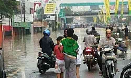 Banjir Malanda Jakarta, Bikers Wajib Kenali Titik Banjir