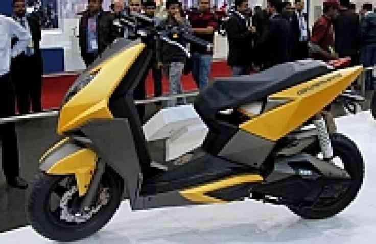 TVS Pamer Skutik Futuristik di India Auto Show 2014