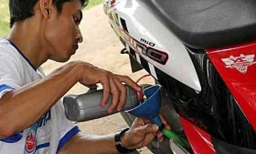 Cegah Panas Berlebih Pada Motor Matik, Oli Spesial Solusinya