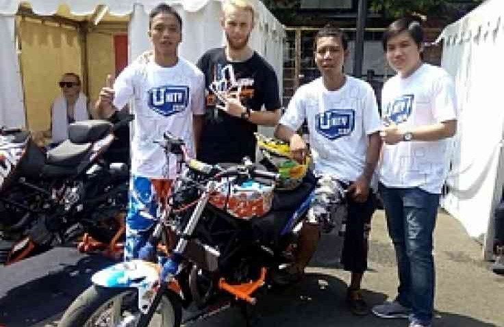 Wawan Tembong Panen Piala Di Asean Stunt Day