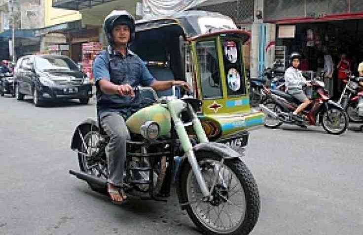 Becak Motor Pematang Siantar, Dentuman Khas Kuda Pacu Inggris