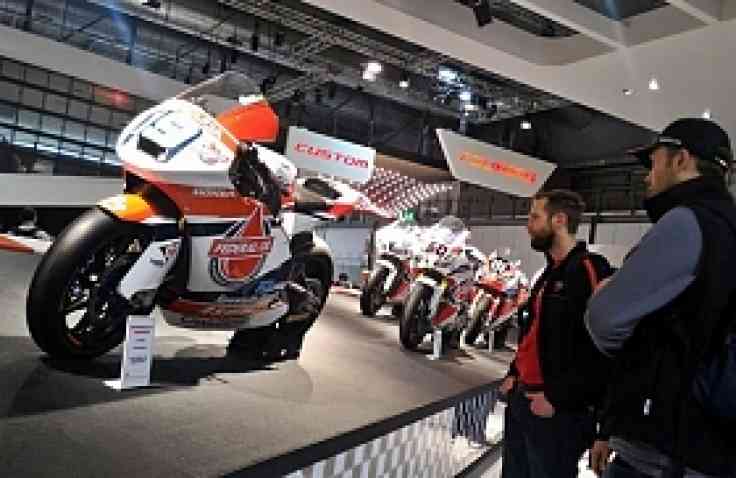 Federal Oil Mejeng di EICMA 2015 Milan