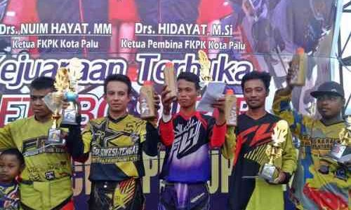 Federal Oil Sukseskan Super Grasstrack Sulawesi Tengah 2016