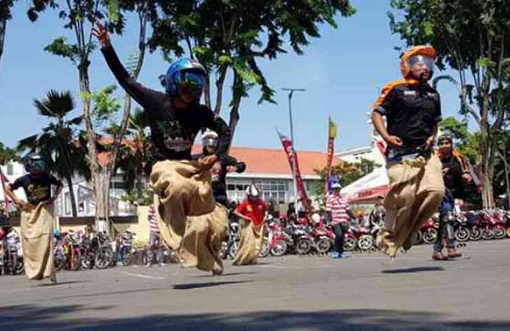 Rayakan HUT RI, CB150R Street Fire Konvoi Putari Surabaya