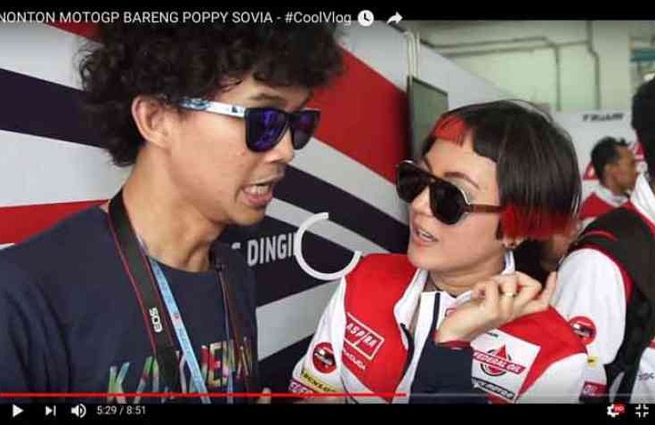 Video Poppy Sovia di Paddock Federal Oil Gresini Racing, Ngapain ya Dia? Lihat yuk...