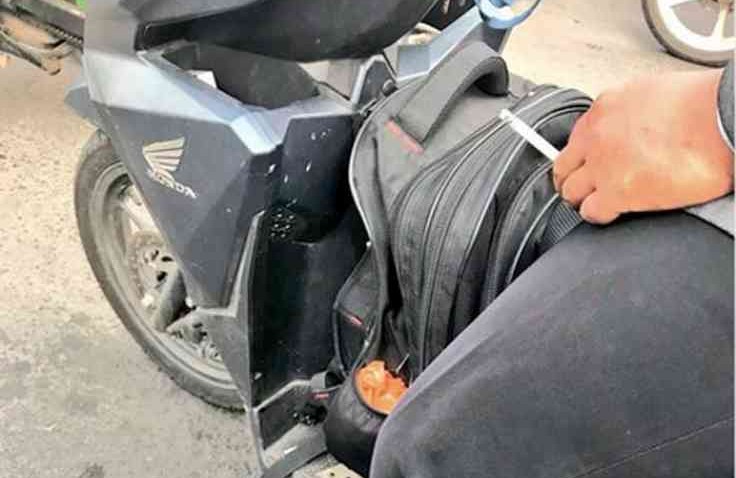 Ini Bahayanya Jika Anda Merokok di Motor