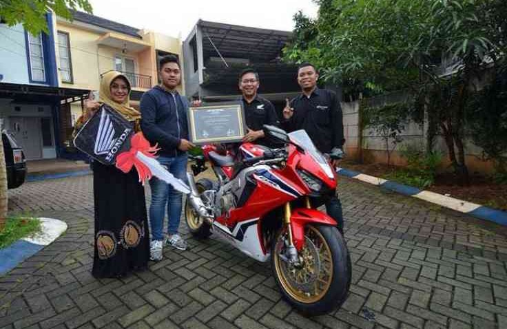 Ini dia Pemilik Moge Honda CBR1000RR SP 2018 Pertama di Indonesia