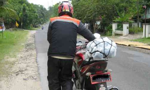 Lakukan Cara Ini, Dijamin Motor Mogok Jalan Kembali