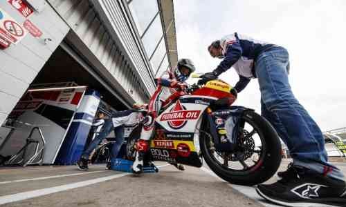 Moto2 Silverstone, Jorge Navarro Kuasai Lintasan Kering