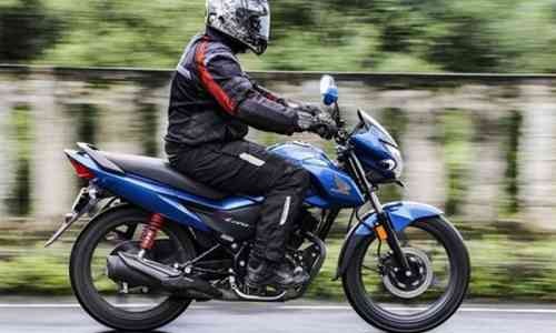 Tips Supaya Aman Saat Mengendarai Motor