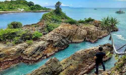 Tempat Liburan di Pantai, Yuk ke Pantai Tapak Kera Lampung