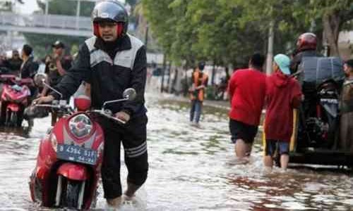 Motor Terendam Banjir, Jangan Lupa Ganti Oli Mesin