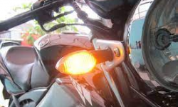 Tiga Kegunaan Lain Lampu Sein, Bukan