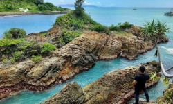 Rekomendasi Lokasi Wisata: Pantai Tapak Kera, Surga Tersembunyi Di Lampung