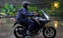 Cara Hindari Aquaplaning Saat Musim